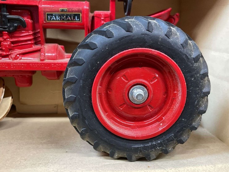1/16-farmall-f20-special-edition-nib-ertl-image-11