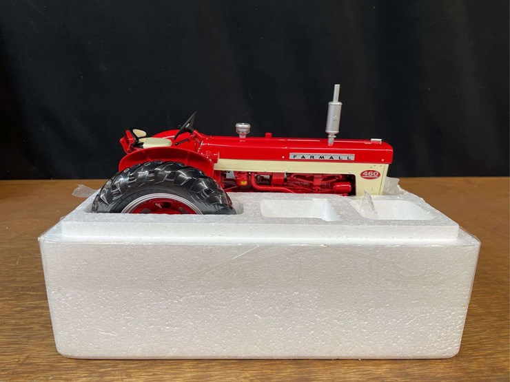 1/16-farmall-460-precision-nib-ertl-image-5