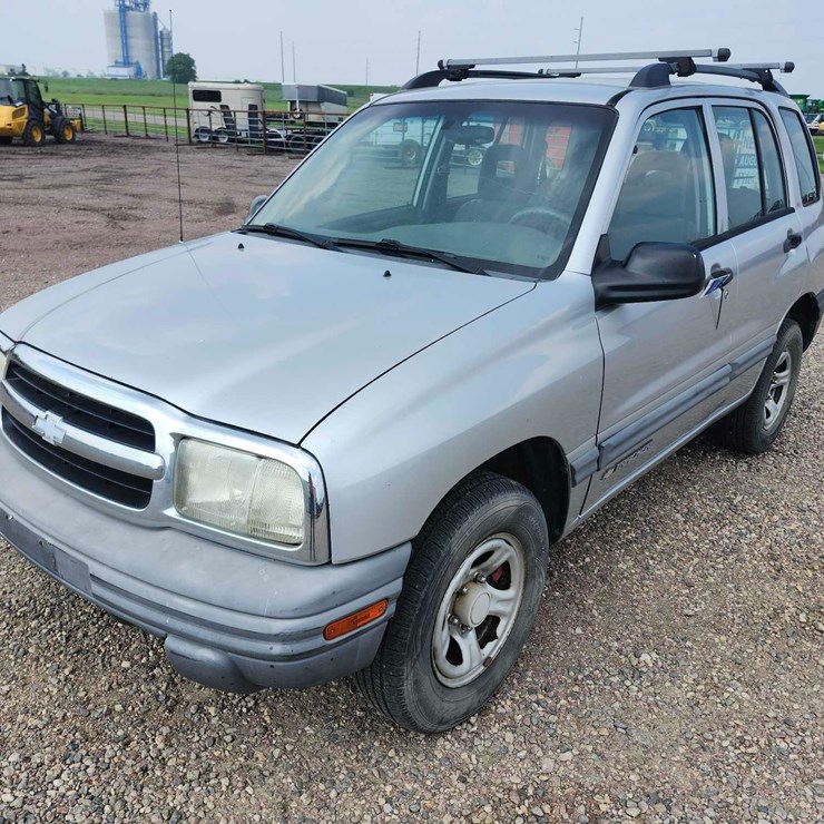 2003 CHEVROLET TRACKER
