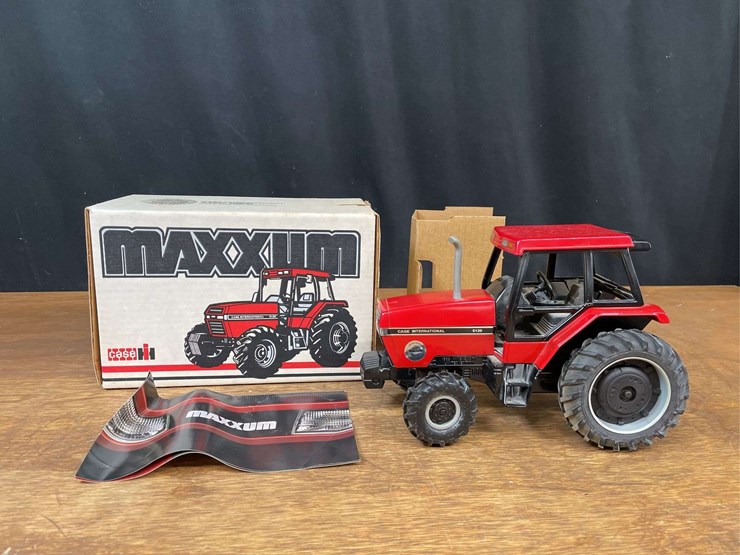 1/16-case-ih-maxxum-5130-kansas-city-nib-ertl-image-1
