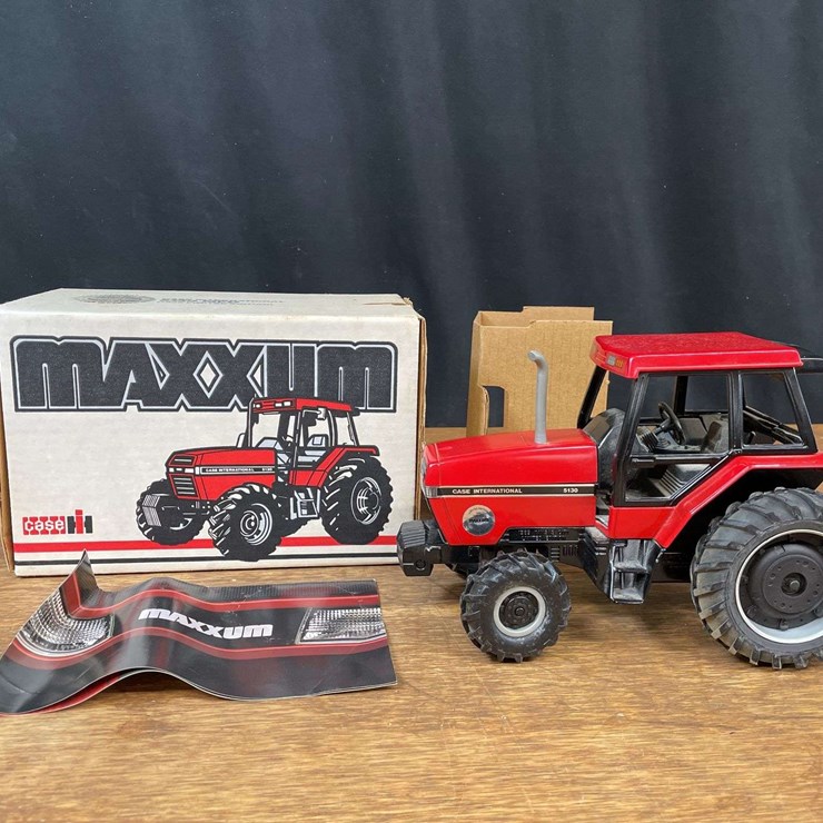 1/16 Case-IH Maxxum 5130 Kansas City NIB Ertl