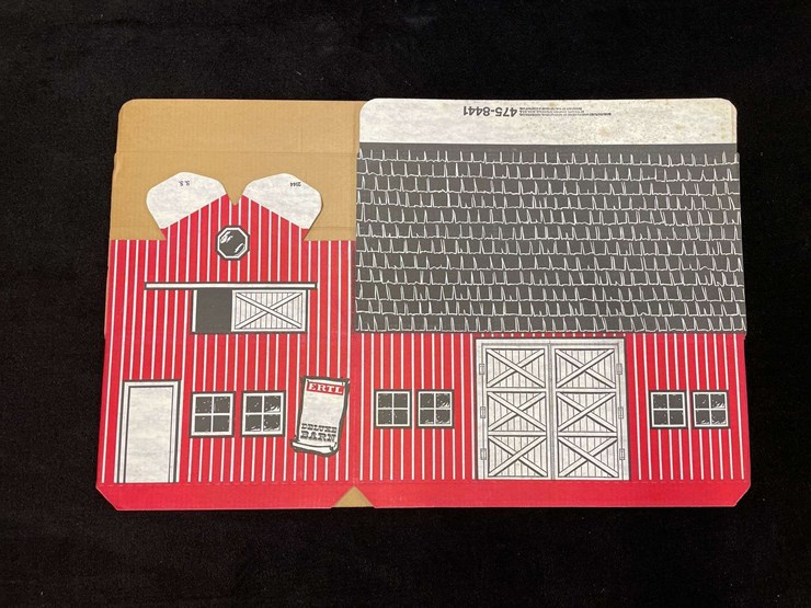(2)-1/16-ih-cardboard-barn-ertl-image-4