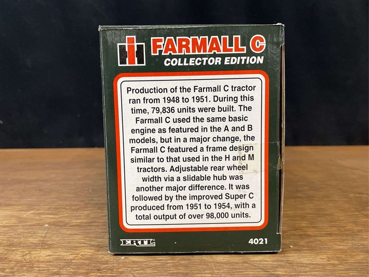 1/16-farmall-c-collector-nib-ertl-image-14