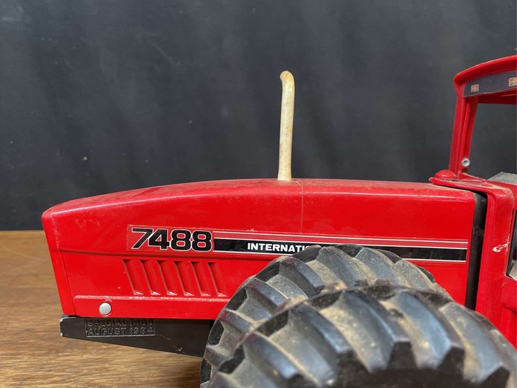 1/16-ih-7488-collector-ertl-image-9
