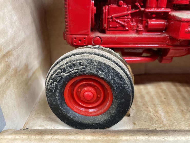 (2)-1/16-mccromick-wd-9-+-ih-forage-wagon-nib-ertl-image-10