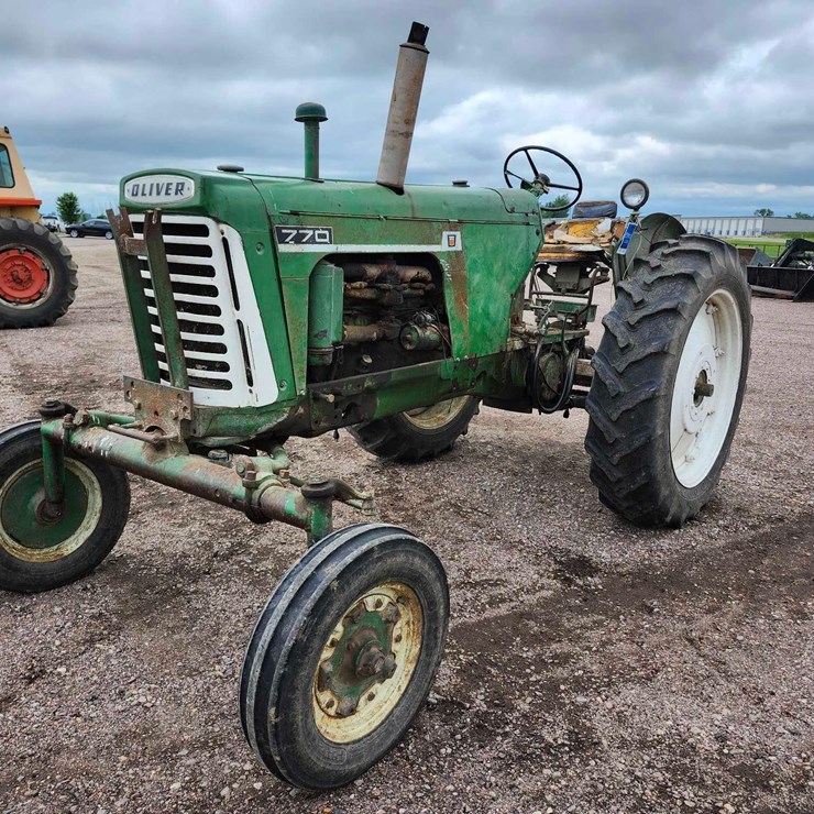 OLIVER 770