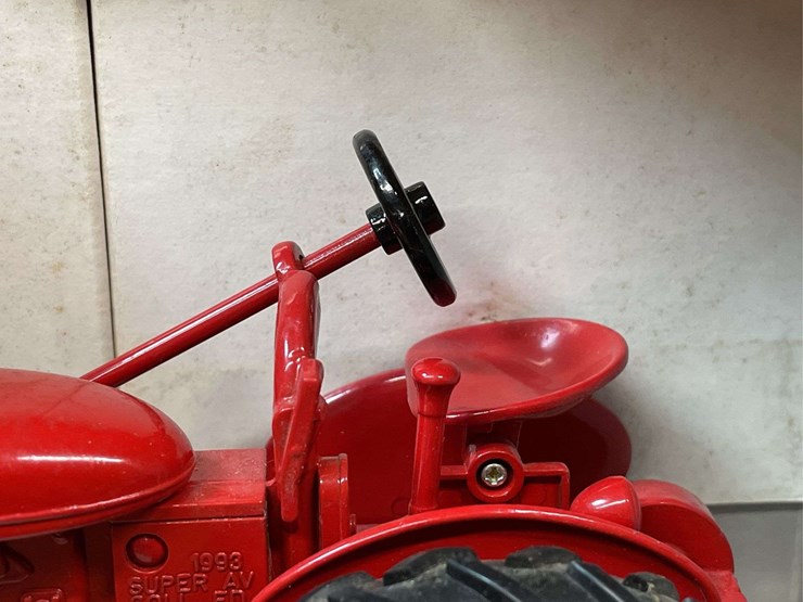 1/16-farmall-super-av-special-edition-nib-ertl-image-13