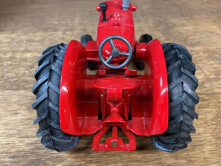 1/16-ih-i-d-9-1993-farm-show-nib-ertl-image-14