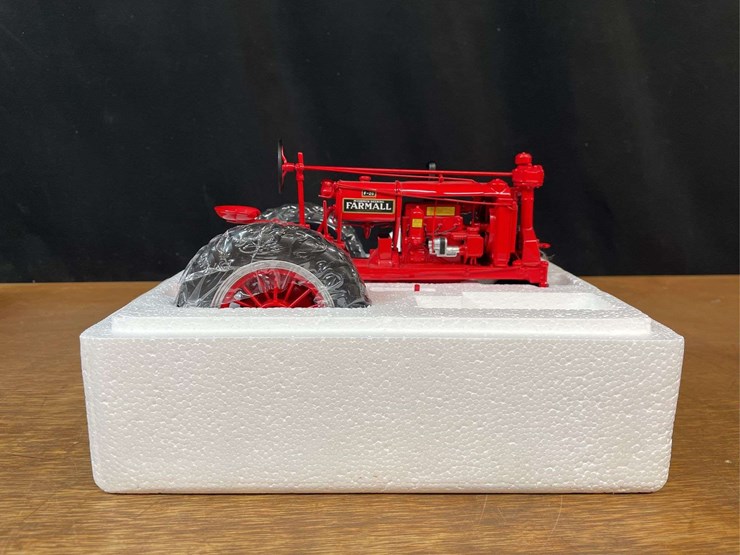 1/16-farmall-f20-precision-nib-ertl-image-5