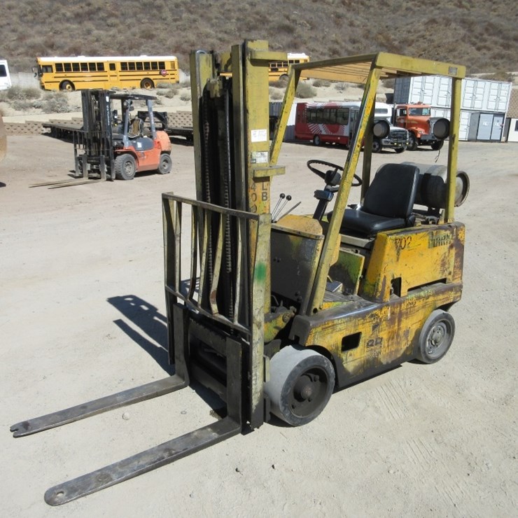 Clark C300-40 Warehouse Forklift,