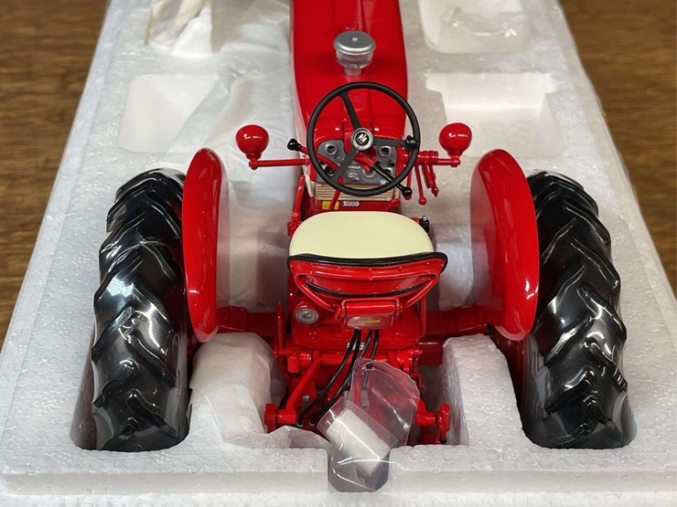 1/16-farmall-460-precision-nib-ertl-image-10
