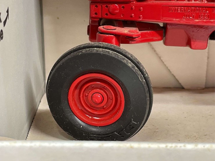 1/16-ih-1566-nib-ertl-image-8