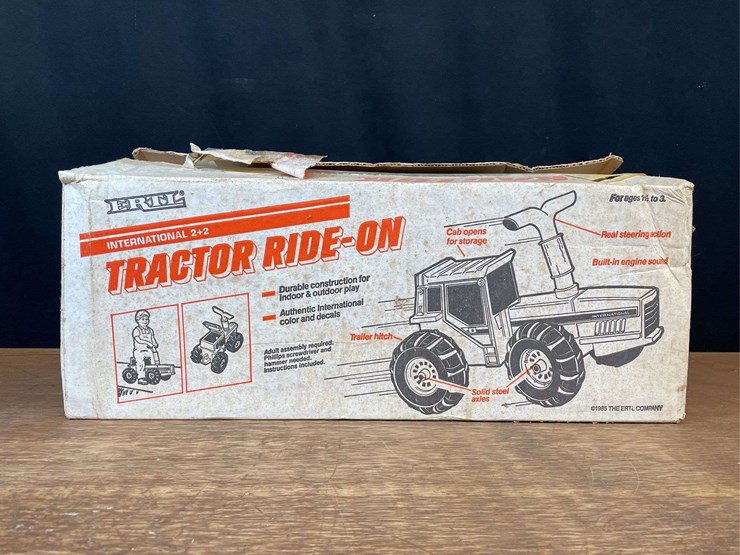 ih-2+2-ride-on-tractor-nib-ertl-image-5