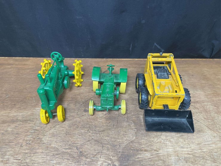 john-deere-16-image-13