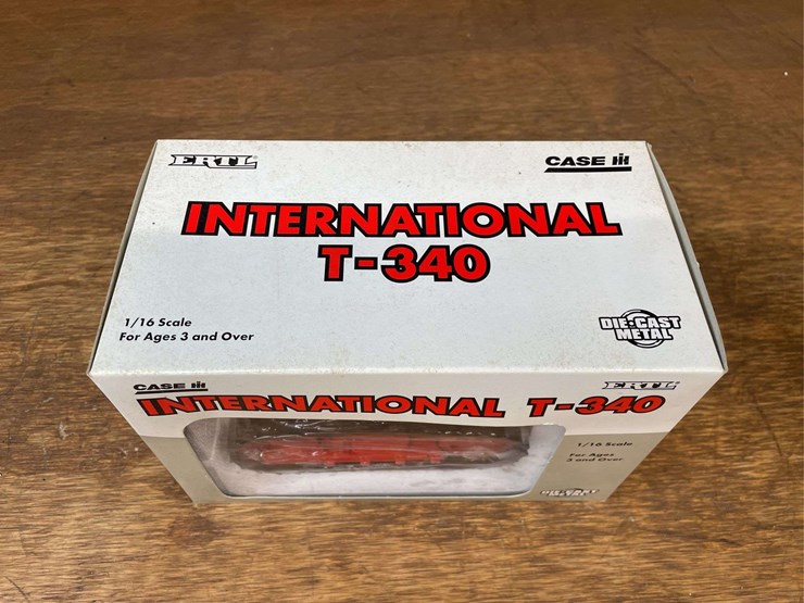 1/16-ih-t-340-crawler-nib-ertl-image-2