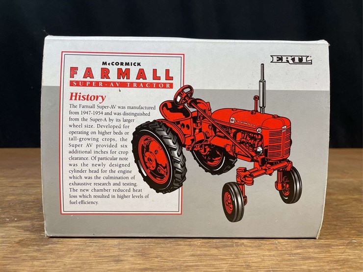 1/16-farmall-super-av-special-edition-nib-ertl-image-4