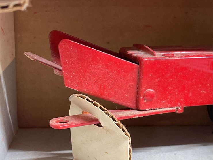 (2)-1/16-farmall-350-+-case-ih-baler-ertl-image-16