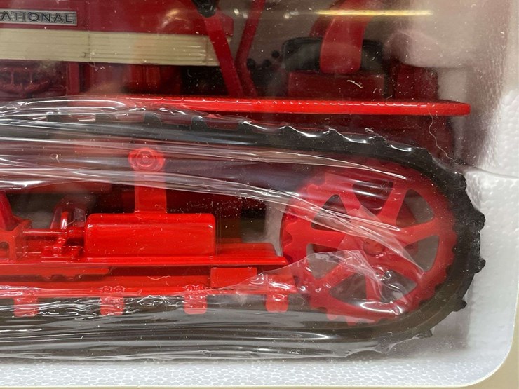 1/16-ih-t-340-crawler-nib-ertl-image-10