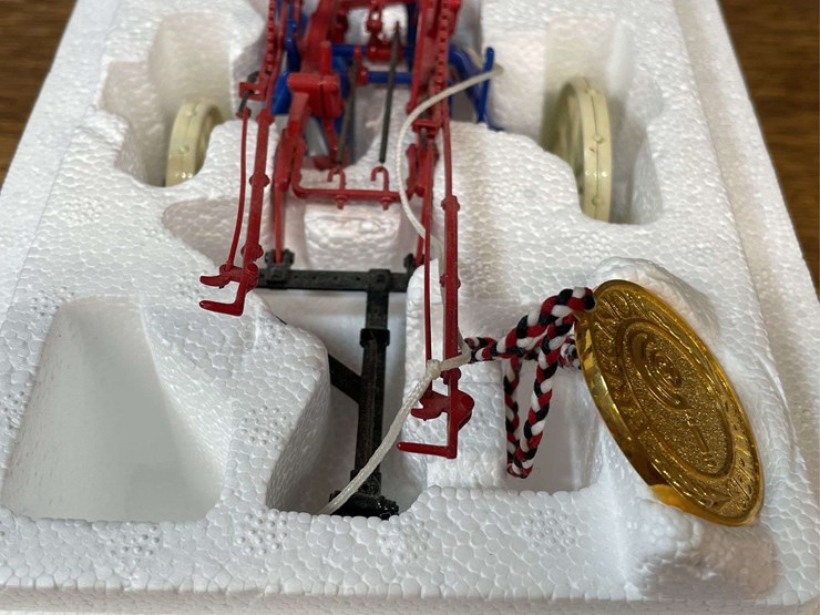 1/16-mccormick-deering-little-genius-plow-precision-nib-ertl-image-7