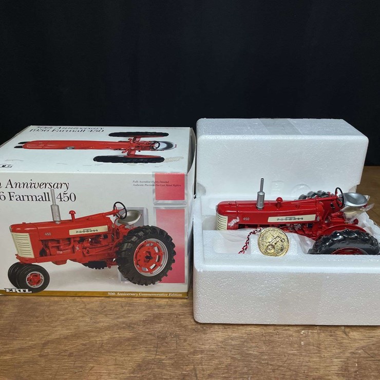 1/16 Farmall 450 50th Anniversary NIB Ertl