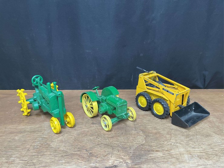 john-deere-16-image-11