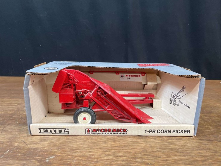 1/16-mccormick-picker-special-edition-nib-ertl-image-1