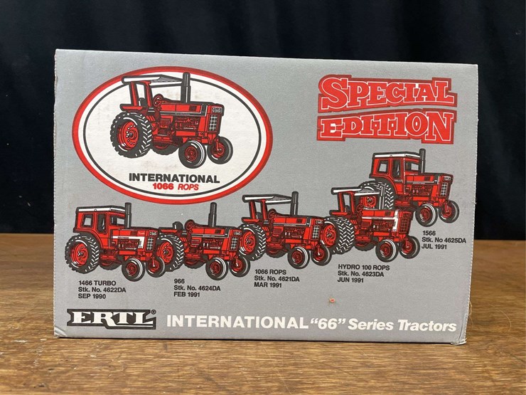 1/16-ih-1066-nib-ertl-image-4