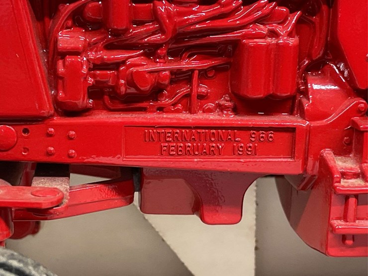 1/16-ih-966-nib-ertl-image-9