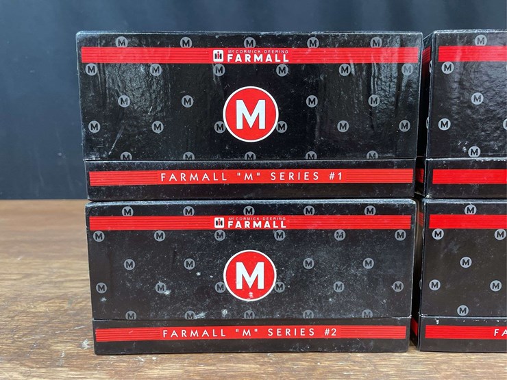 (4)-1/64-farmall-m-sets-nib-ertl-image-2