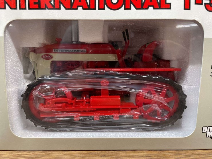 1/16-ih-t-340-crawler-nib-ertl-image-7