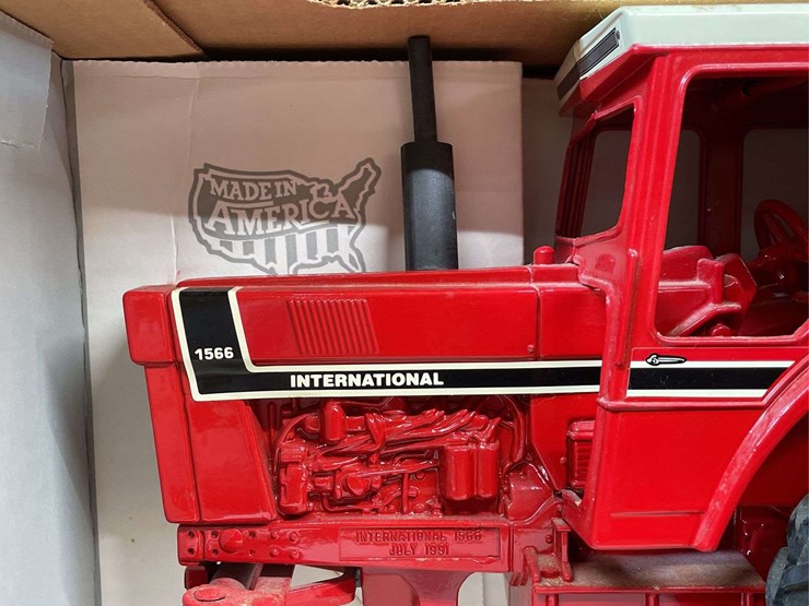 1/16-ih-1566-nib-ertl-image-11