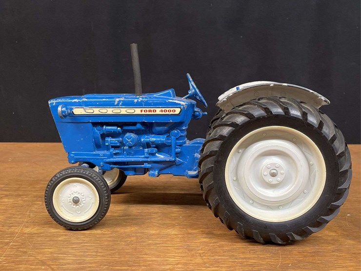 ford-4000-image-9