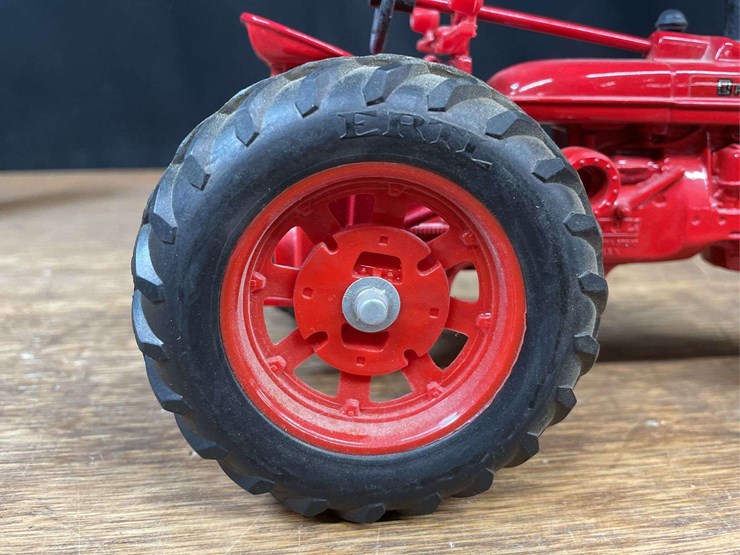 1/16-farmall-h-special-edition-nib-ertl-image-18