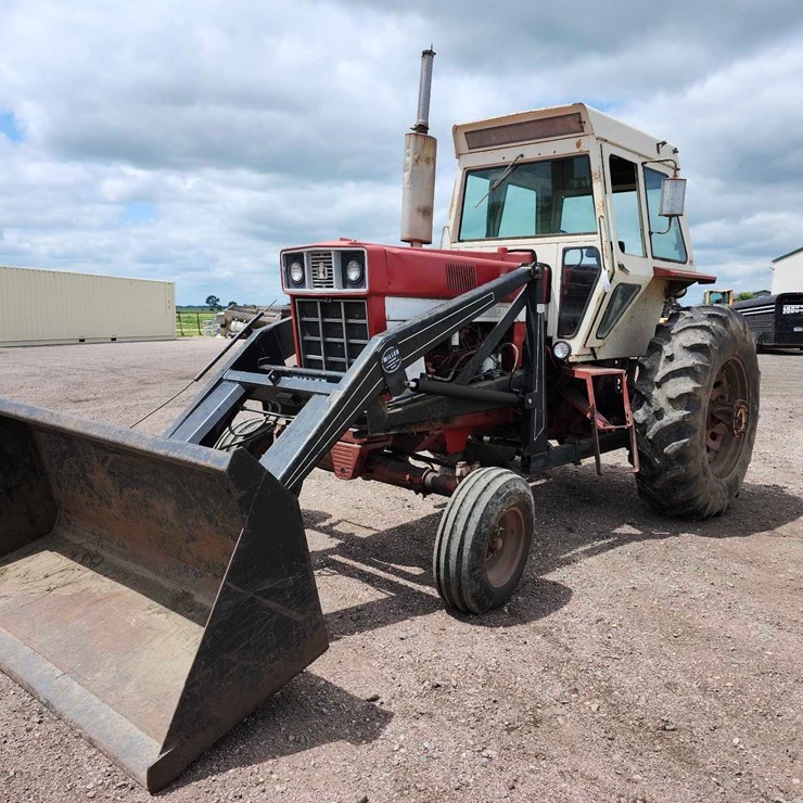 INTERNATIONAL 966