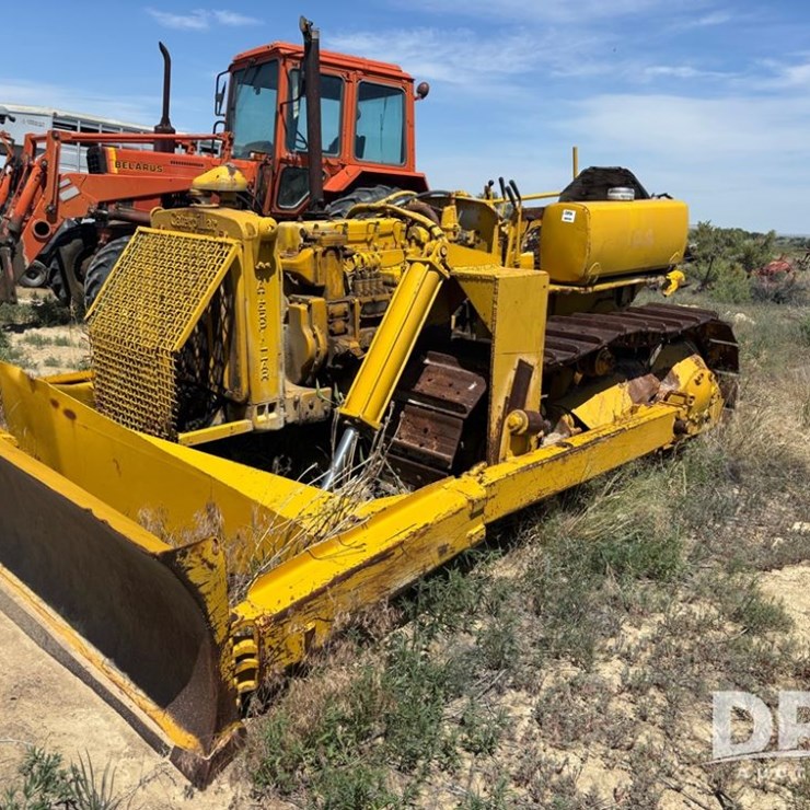 CATERPILLAR D4