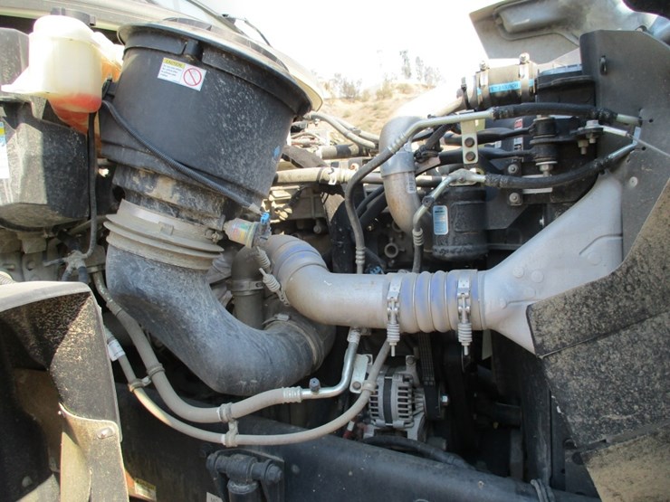 2021-freightliner-114sd-image-5