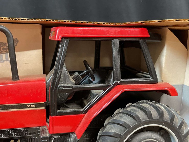 1/16-case-ih-maxxum-5140-special-edition-nib-ertl-image-11