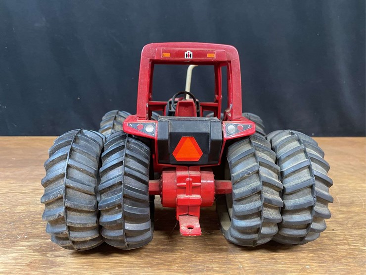 1/16-ih-7488-collector-ertl-image-4
