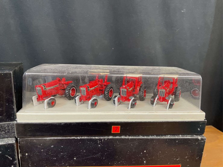 (10)-1/64-ih-66-series-sets-nib-ertl-image-10
