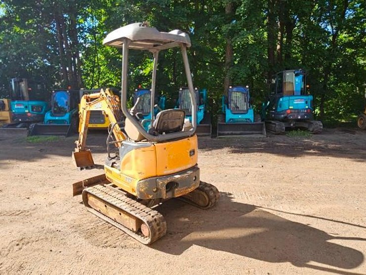2014-case-cx17b-image-8