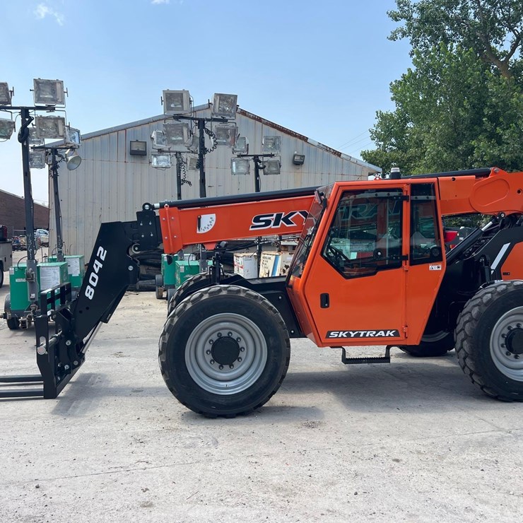 2024 SKY TRAK 8042