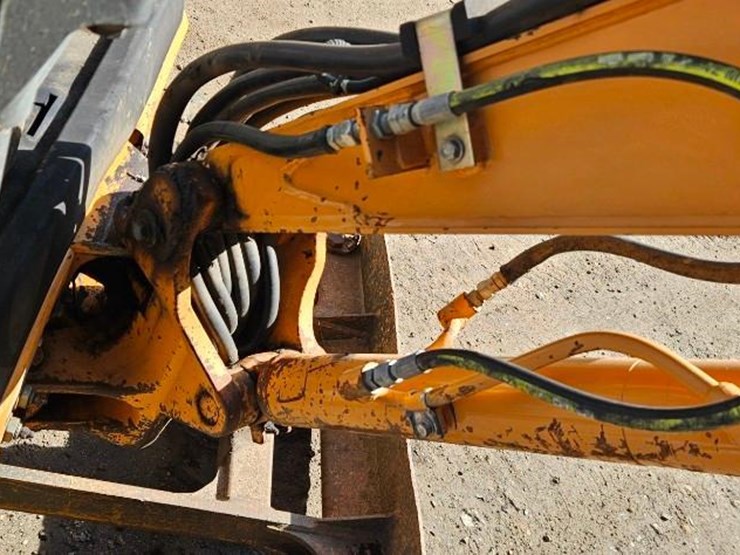 2014-case-cx17b-image-21