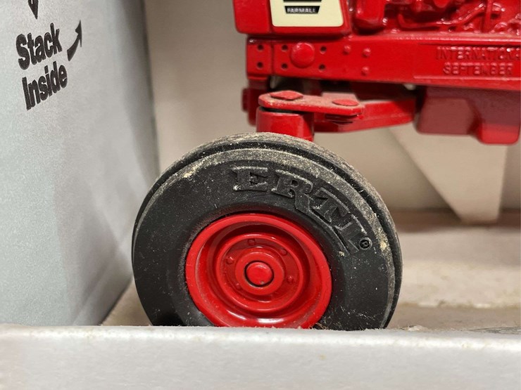 1/16-ih-1466-nib-ertl-image-8