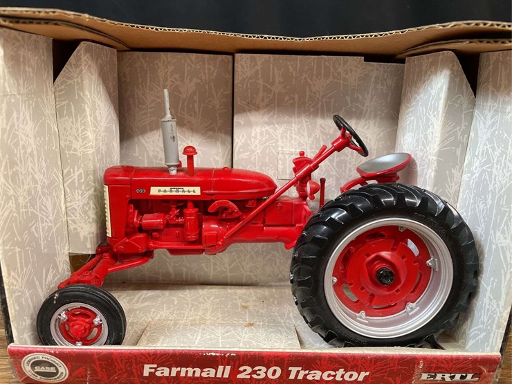 1/16-farmall-230-nib-ertl-image-7