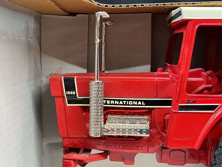 1/16-ih-1568-nib-ertl-image-10