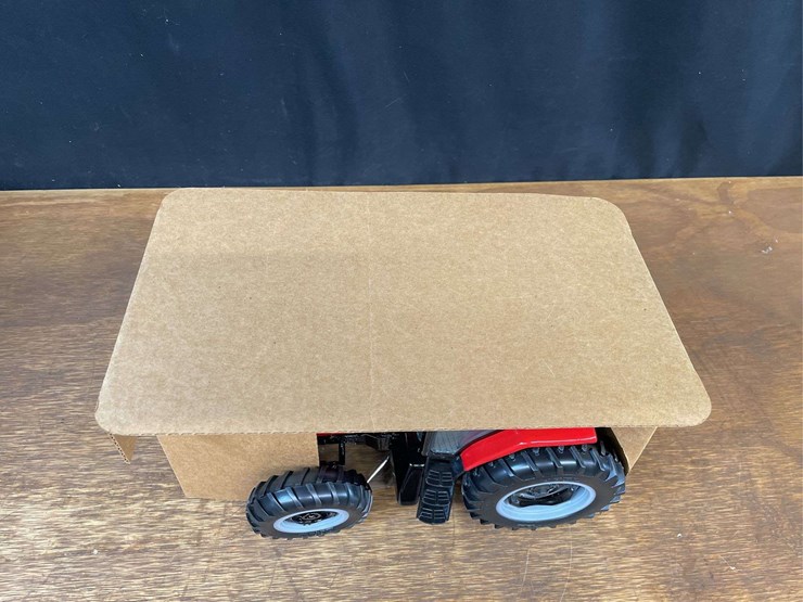 1/16-case-ih-maxxum-mx135-collector-nib-ertl-image-3