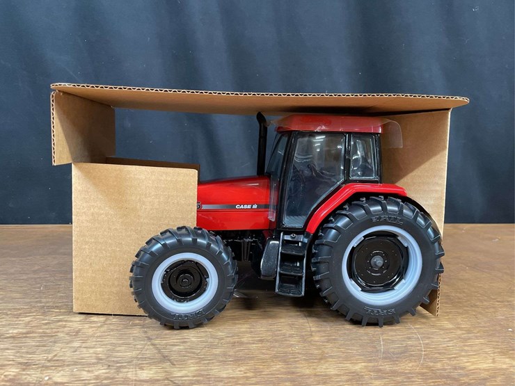 1/16-case-ih-maxxum-mx135-collector-nib-ertl-image-2