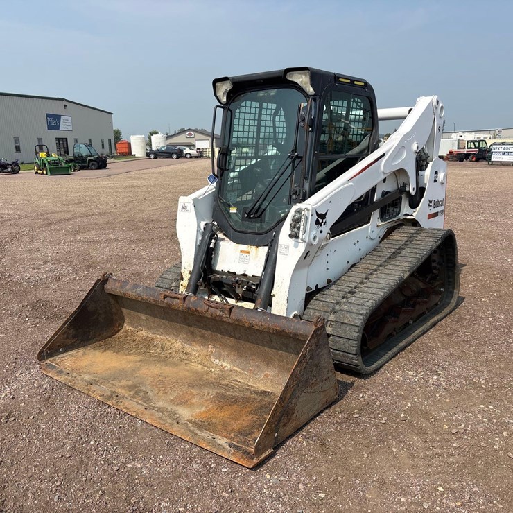 2016 BOBCAT T750