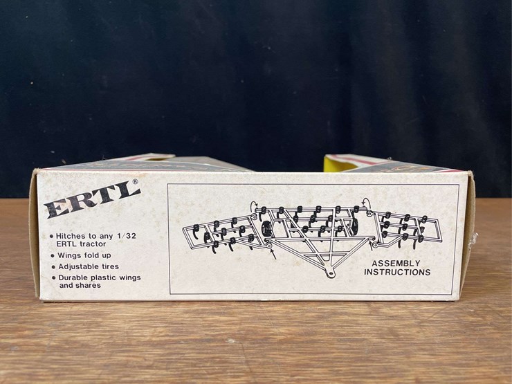 (4)-1/32-ih-implements-nib-ertl-image-7