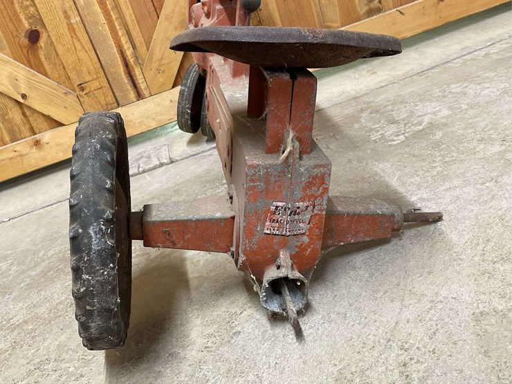 farmall-400-pedal-tractor-eska-image-22